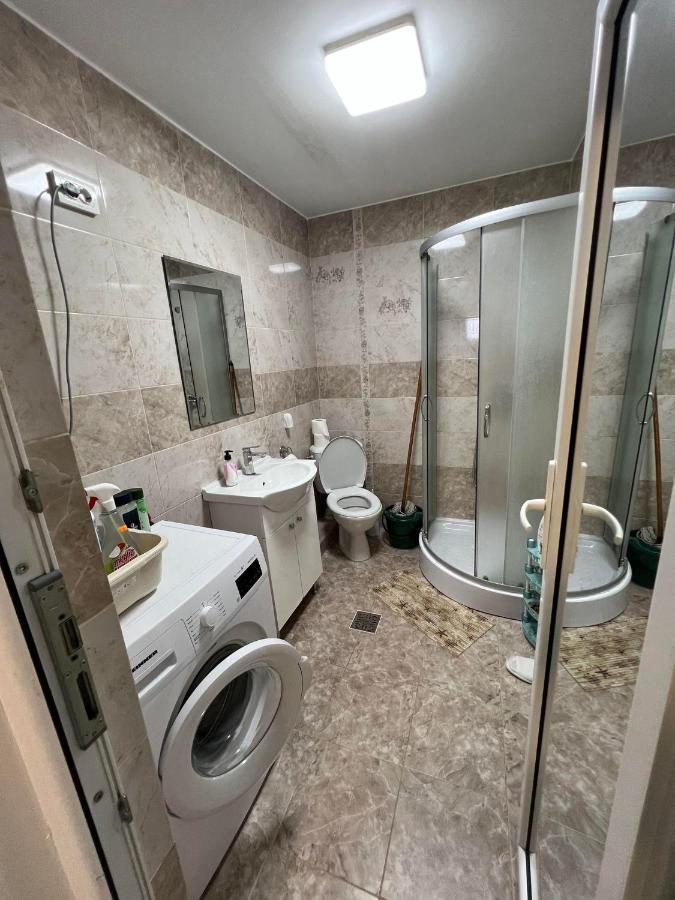 Apartament Cu 2 Dormitoare - Madalina Corabia Dış mekan fotoğraf