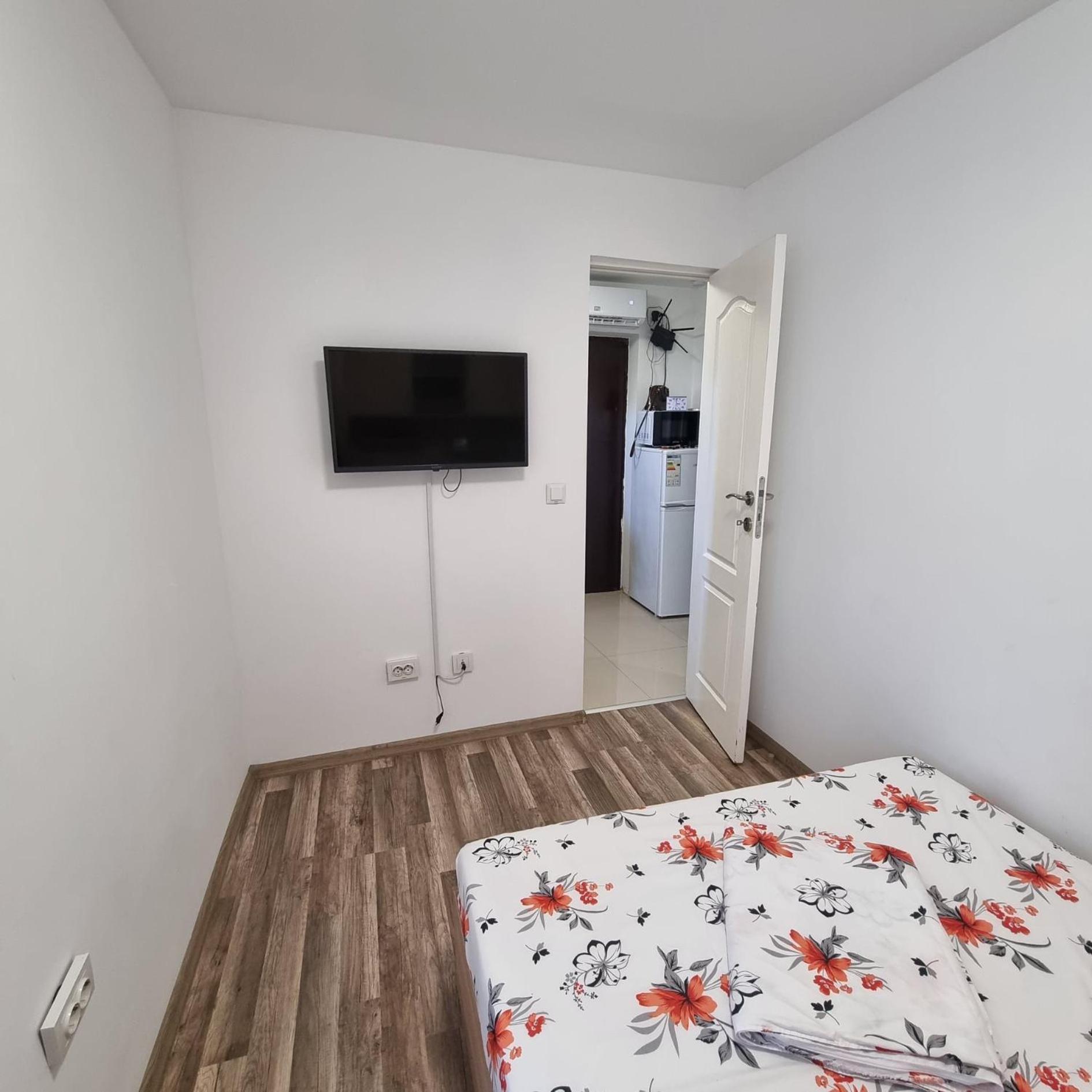 Apartament Cu 2 Dormitoare - Madalina Corabia Dış mekan fotoğraf